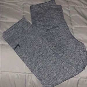 Nike drifit capris